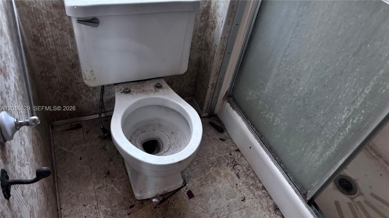 На продажу: $179,000 (2 спален, 2 ванн, 1170 Квадратных фут)