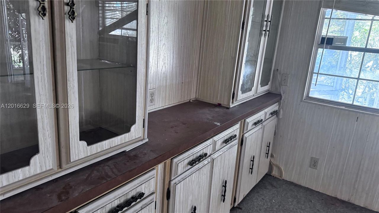 На продажу: $179,000 (2 спален, 2 ванн, 1170 Квадратных фут)