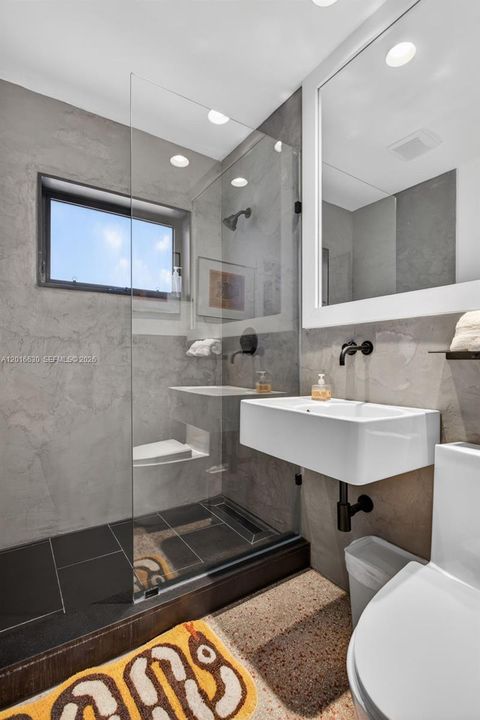 В аренду: $3,900 (2 спален, 1 ванн, 869 Квадратных фут)