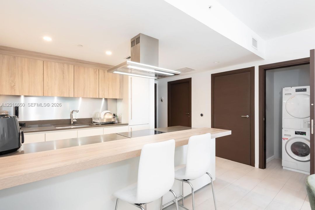 En Venta: $855,000 (1 camas, 1 baños, 829 Pies cuadrados)