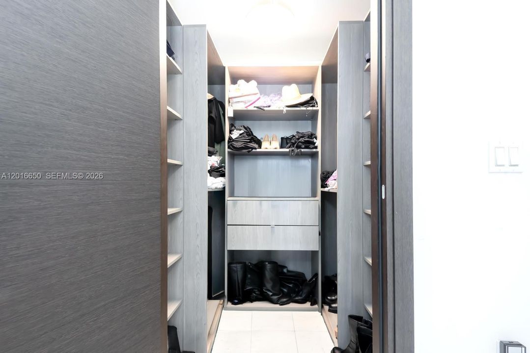 En Venta: $855,000 (1 camas, 1 baños, 829 Pies cuadrados)