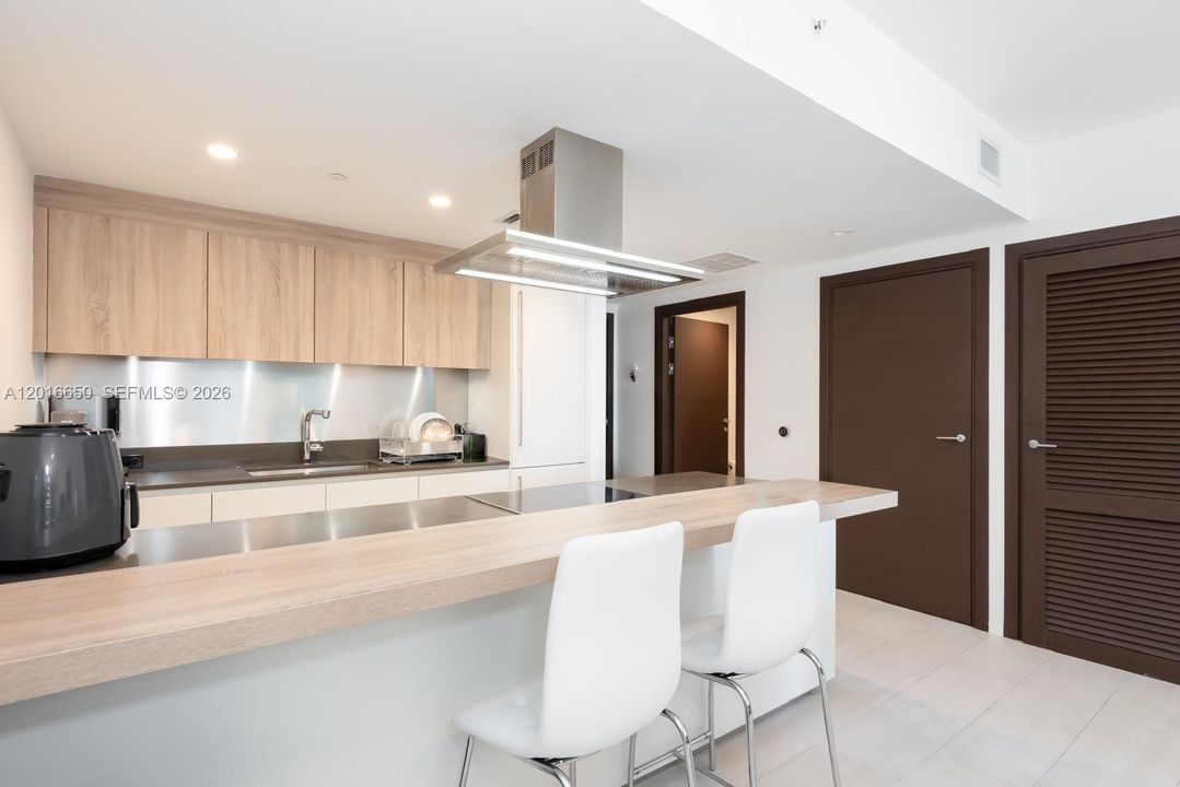 En Venta: $855,000 (1 camas, 1 baños, 829 Pies cuadrados)