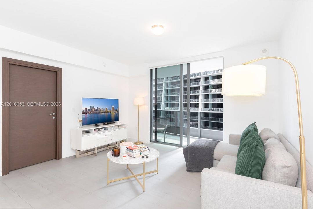 En Venta: $855,000 (1 camas, 1 baños, 829 Pies cuadrados)