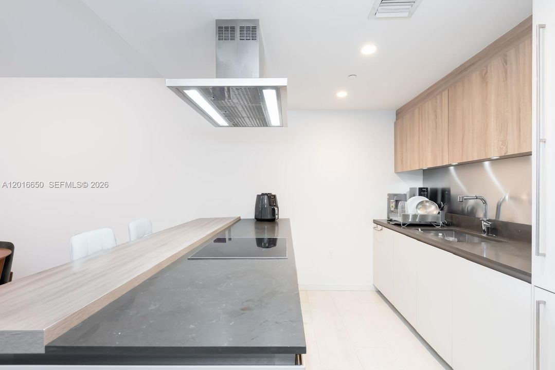 En Venta: $855,000 (1 camas, 1 baños, 829 Pies cuadrados)