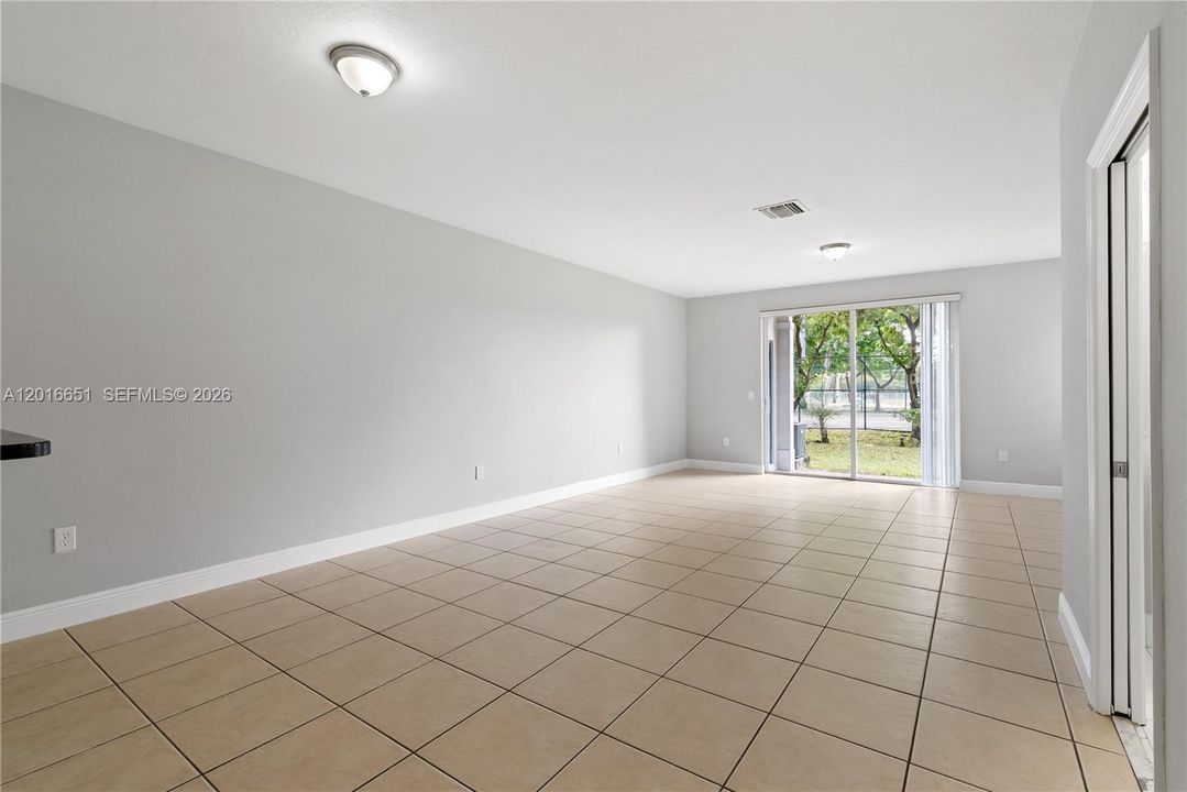 En Venta: $349,900 (3 camas, 2 baños, 1306 Pies cuadrados)