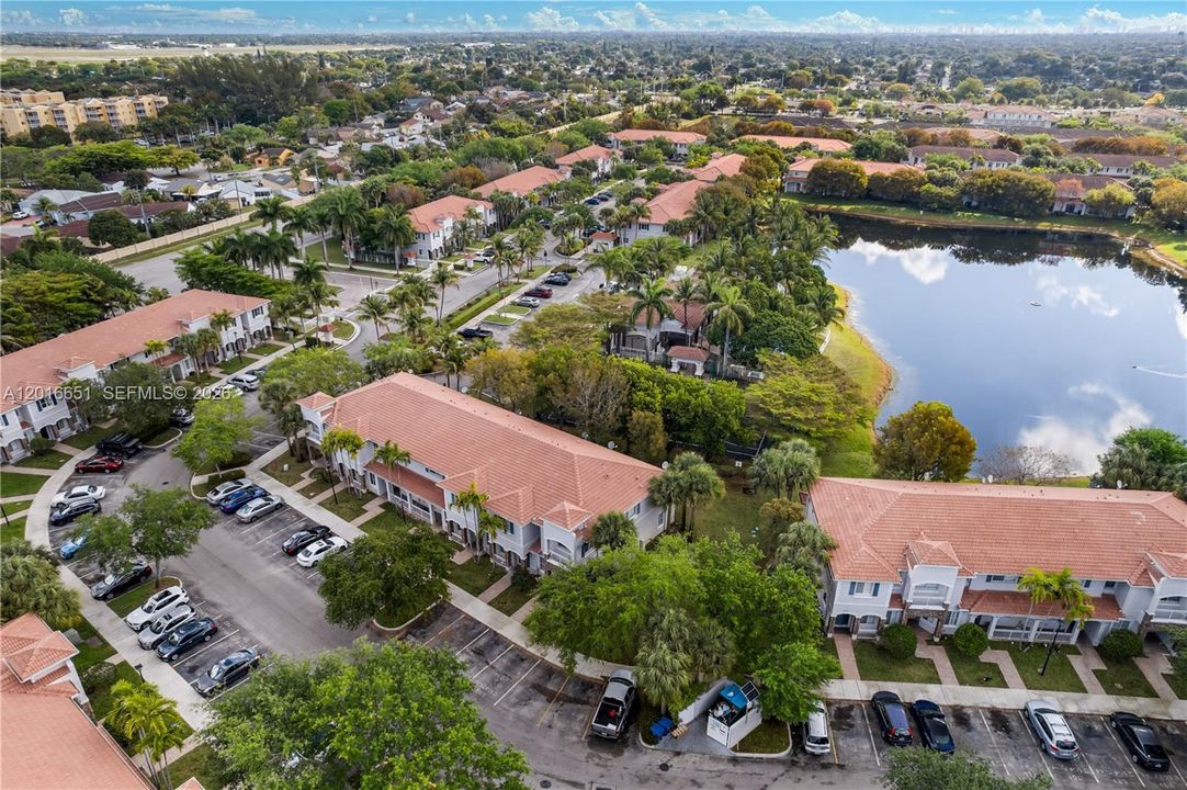 En Venta: $349,900 (3 camas, 2 baños, 1306 Pies cuadrados)