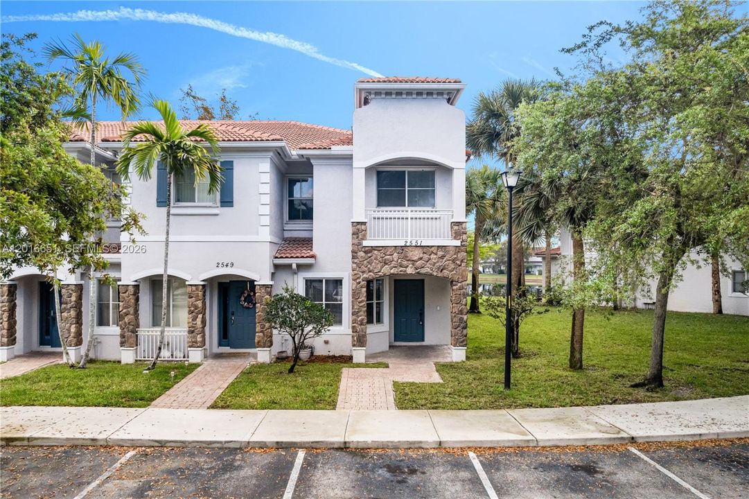 En Venta: $349,900 (3 camas, 2 baños, 1306 Pies cuadrados)