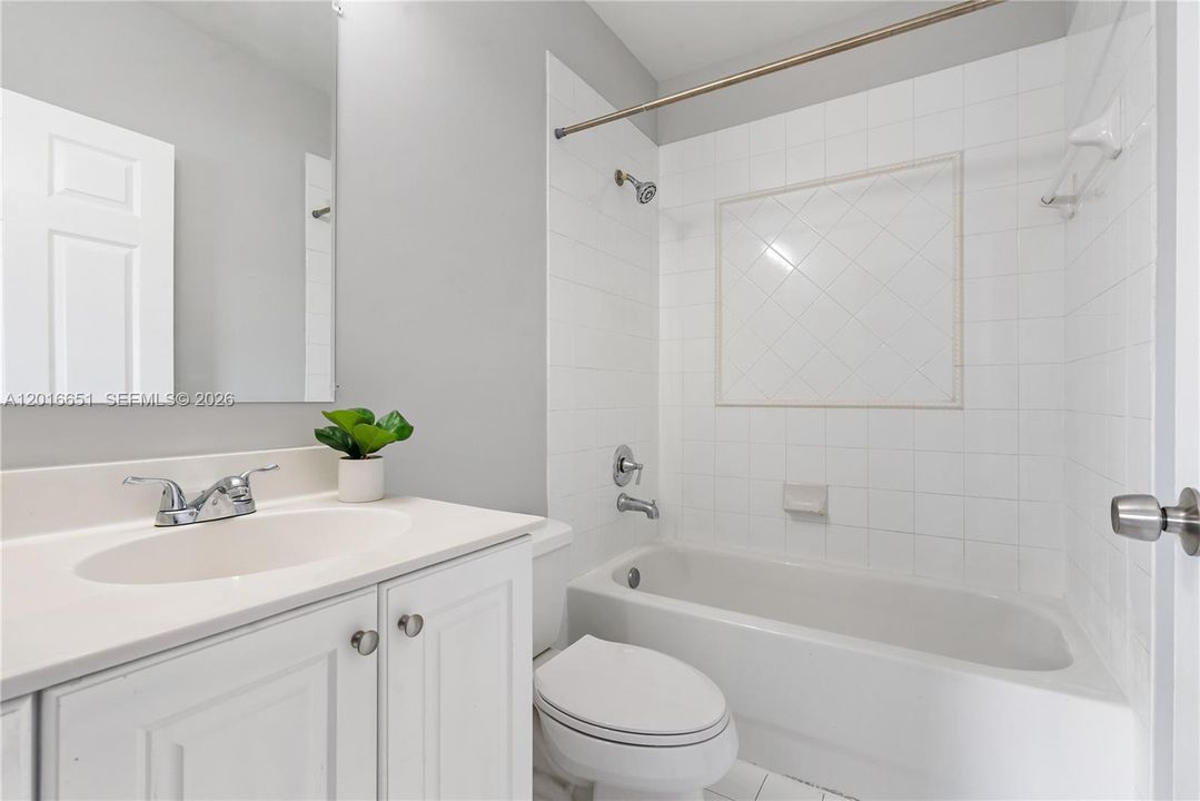 En Venta: $349,900 (3 camas, 2 baños, 1306 Pies cuadrados)