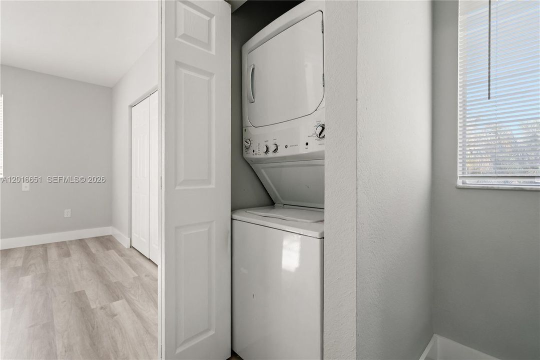 En Venta: $349,900 (3 camas, 2 baños, 1306 Pies cuadrados)