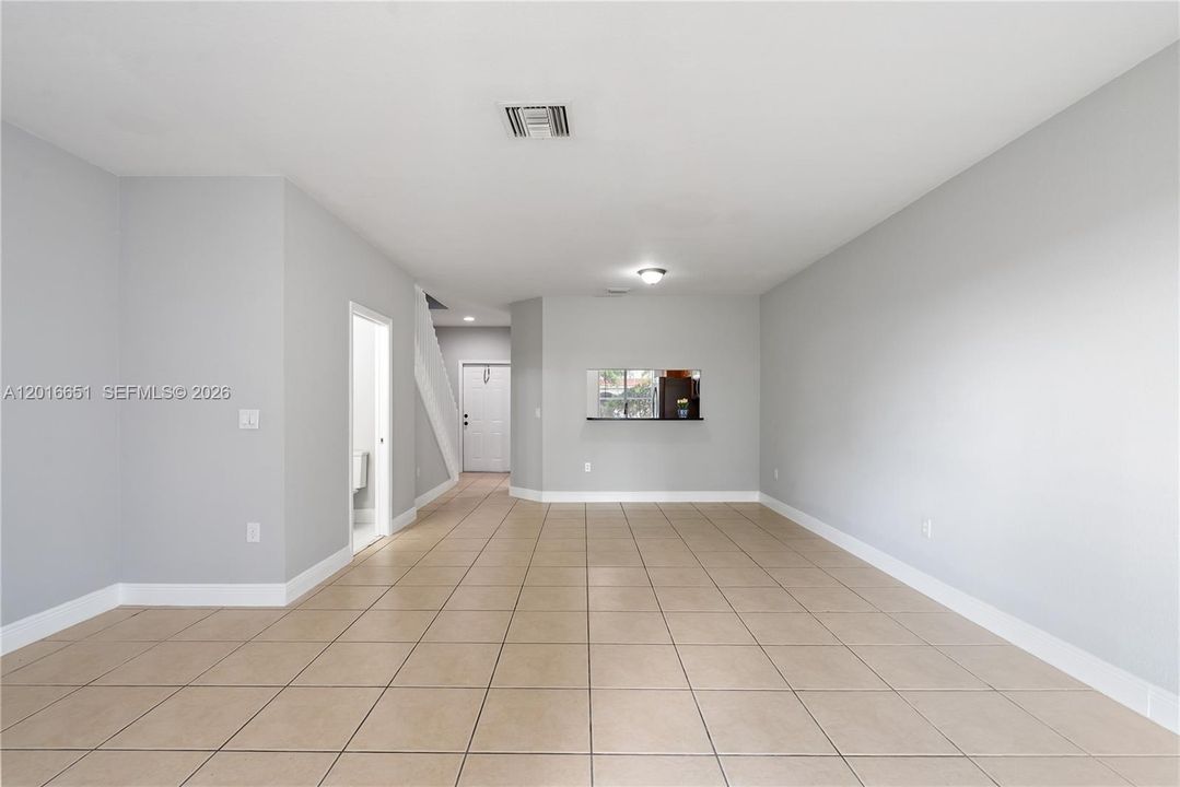 En Venta: $349,900 (3 camas, 2 baños, 1306 Pies cuadrados)