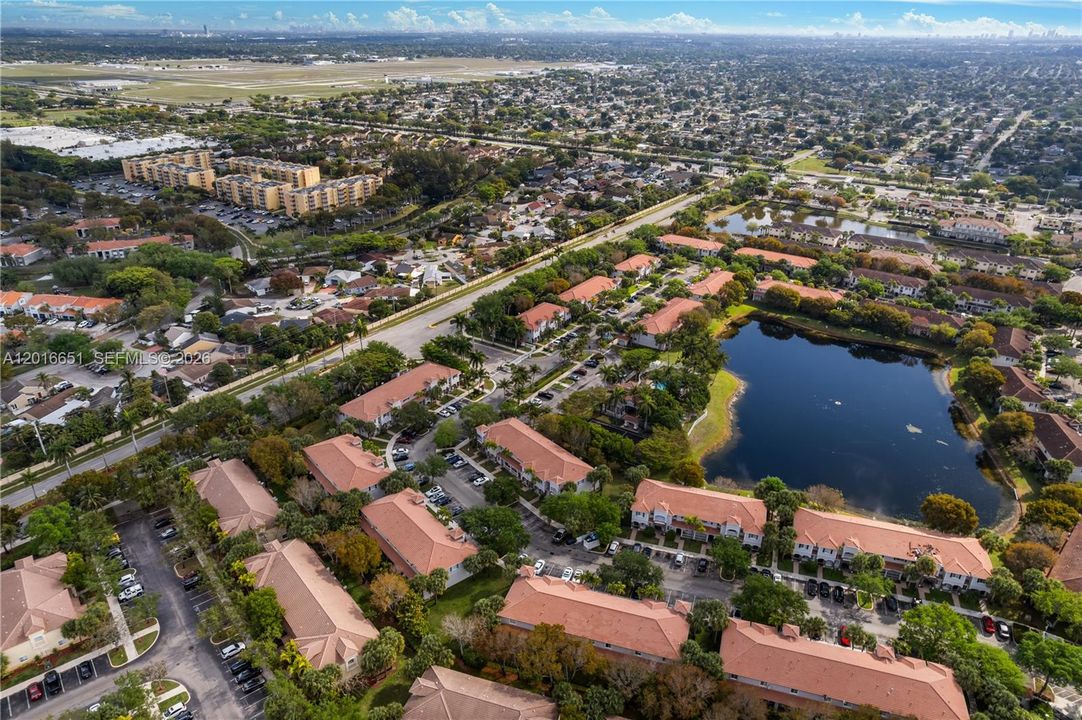 En Venta: $349,900 (3 camas, 2 baños, 1306 Pies cuadrados)