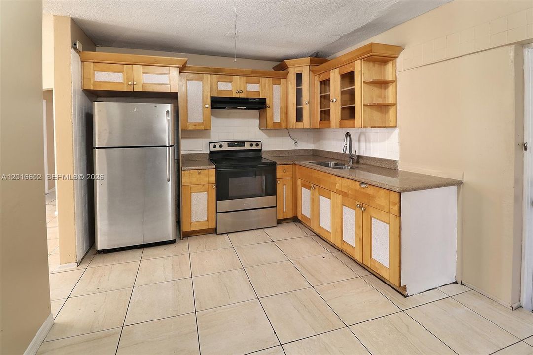 En Renta: $3,100 (5 camas, 2 baños, 1431 Pies cuadrados)