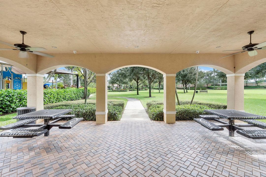 8303 Serena Creek Avenue_066