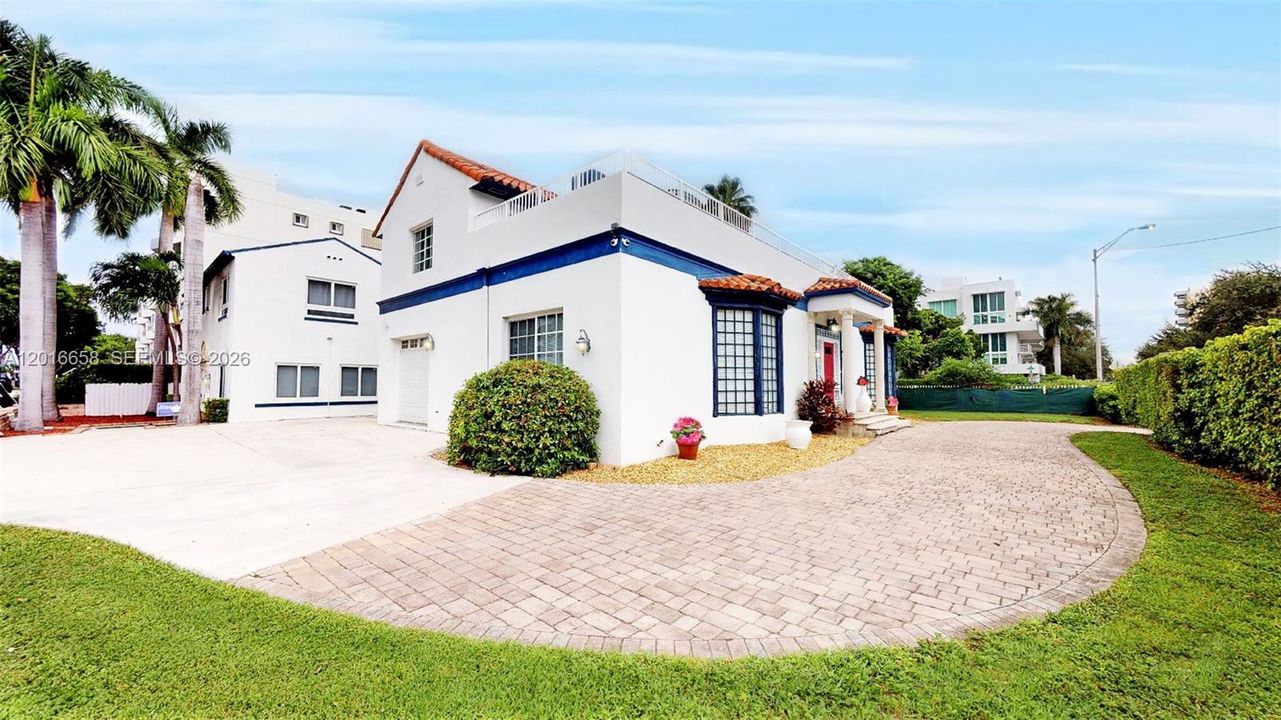 En Venta: $7,950,000 (10 camas, 9 baños, 2394 Pies cuadrados)