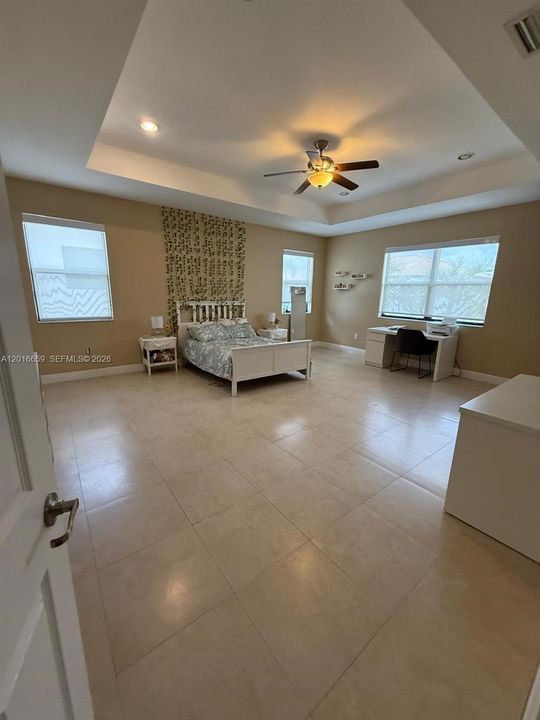 For Sale: $1,195,000 (5 beds, 4 baths, 3820 Square Feet)