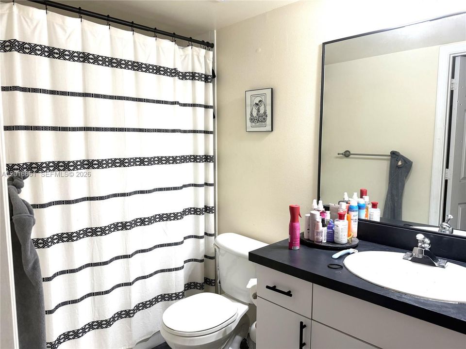 For Rent: $2,250 (2 beds, 2 baths, 1246 Square Feet)