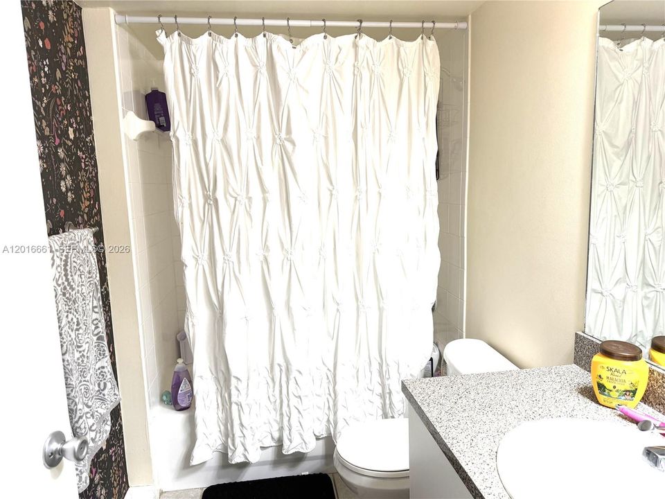 For Rent: $2,250 (2 beds, 2 baths, 1246 Square Feet)