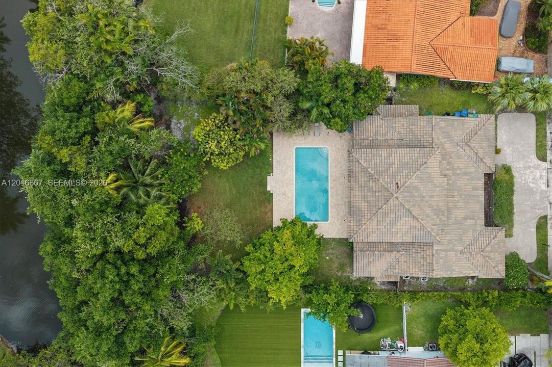 На продажу: $3,249,000 (6 спален, 5 ванн, 3937 Квадратных фут)