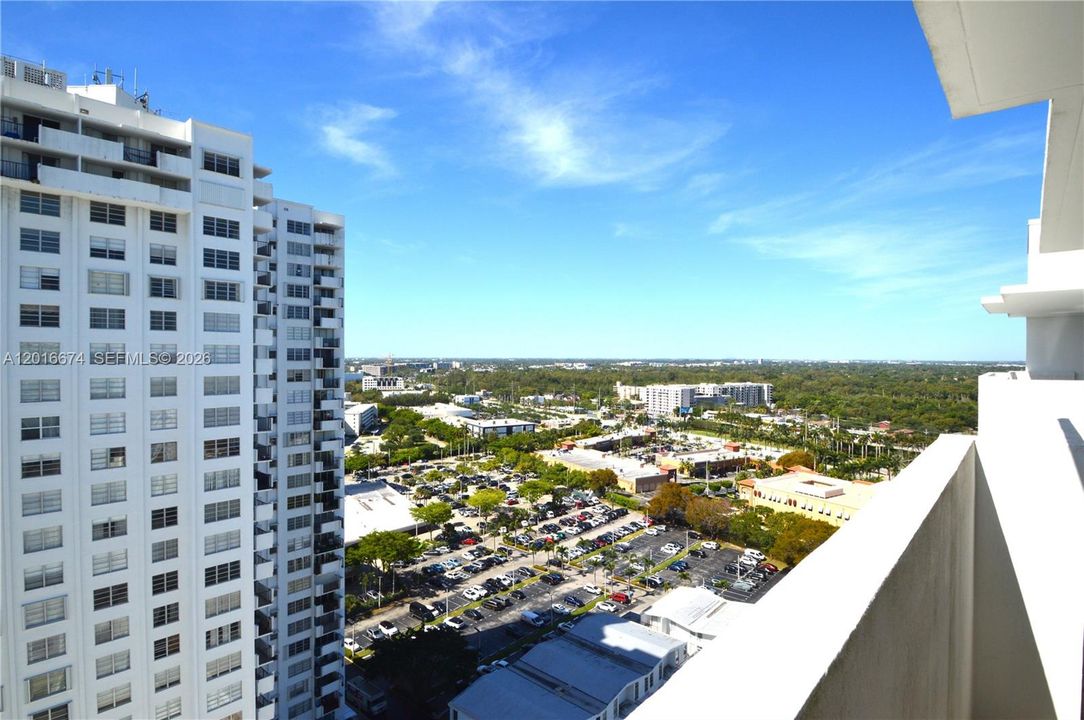 For Sale: $272,000 (2 beds, 2 baths, 1143 Square Feet)