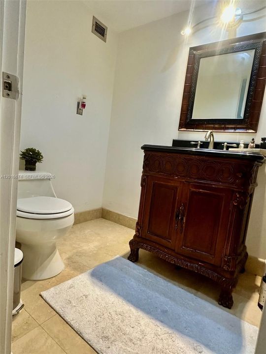 For Sale: $272,000 (2 beds, 2 baths, 1143 Square Feet)