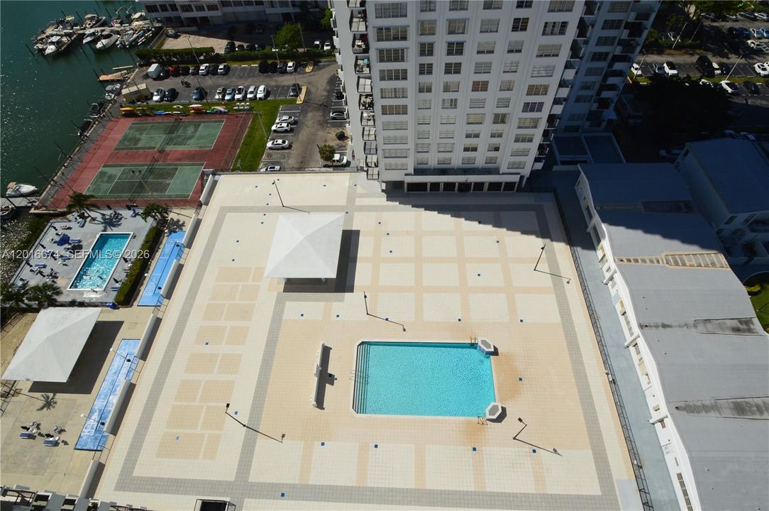 For Sale: $280,000 (2 beds, 2 baths, 1143 Square Feet)
