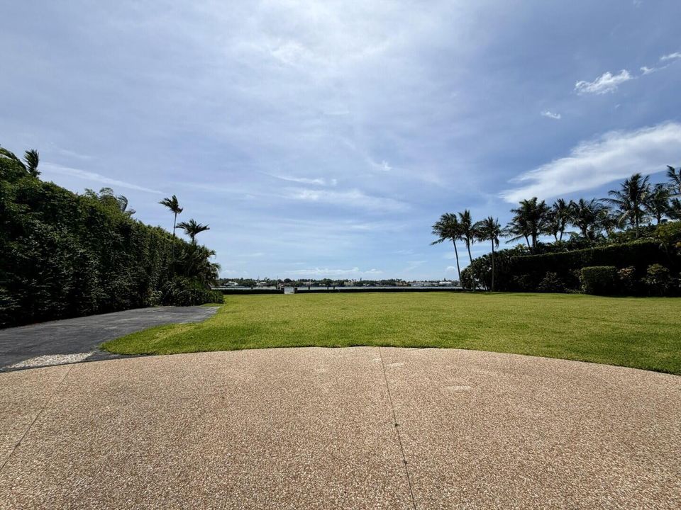 690 Island Dr