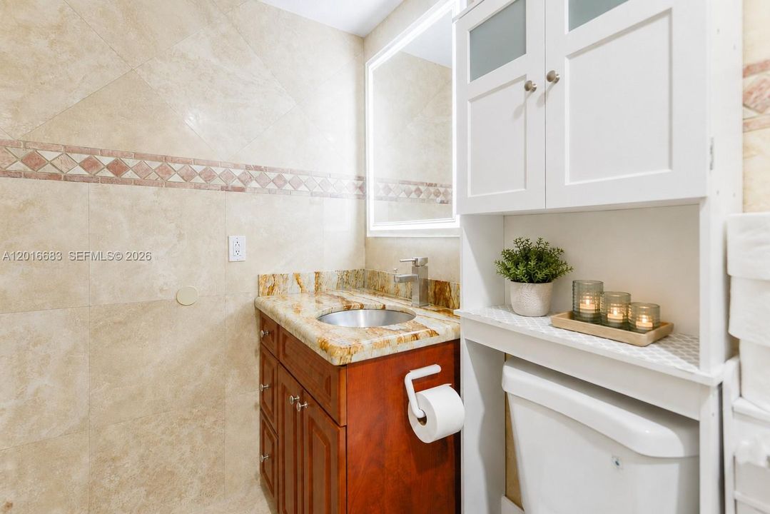 For Sale: $199,000 (0 beds, 1 baths, 360 Square Feet)