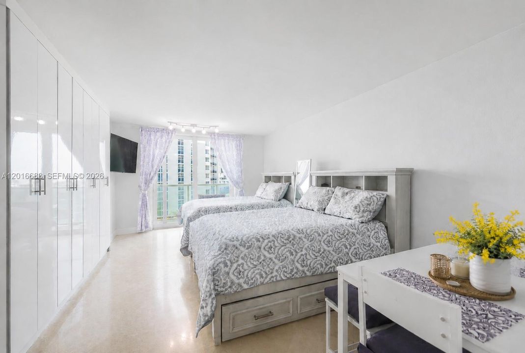 For Sale: $199,000 (0 beds, 1 baths, 360 Square Feet)
