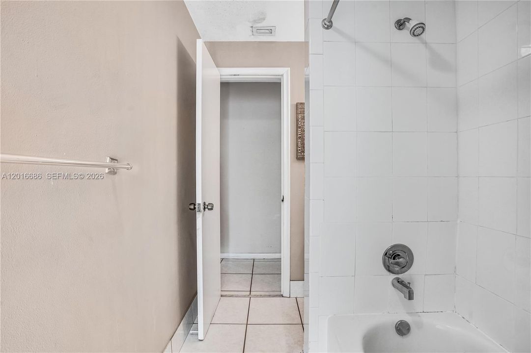 En Renta: $3,750 (3 camas, 2 baños, 1910 Pies cuadrados)