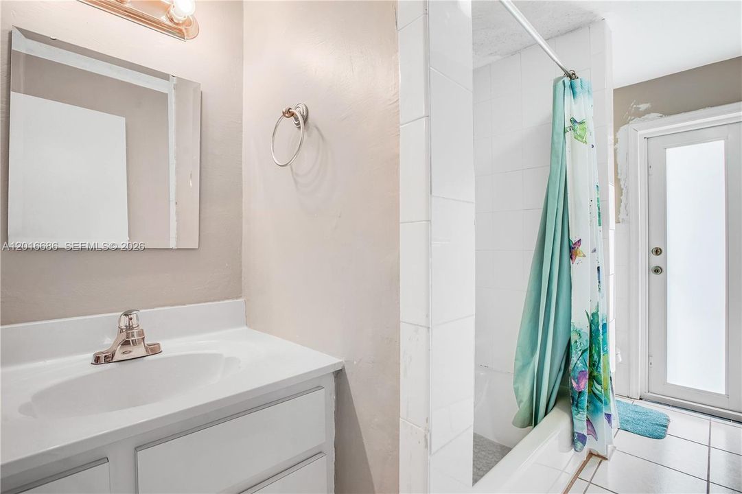 En Renta: $3,750 (3 camas, 2 baños, 1910 Pies cuadrados)