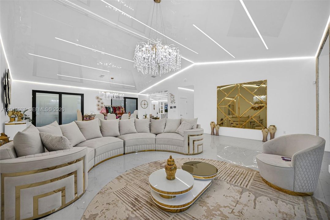 На продажу: $2,799,999 (5 спален, 2 ванн, 4396 Квадратных фут)