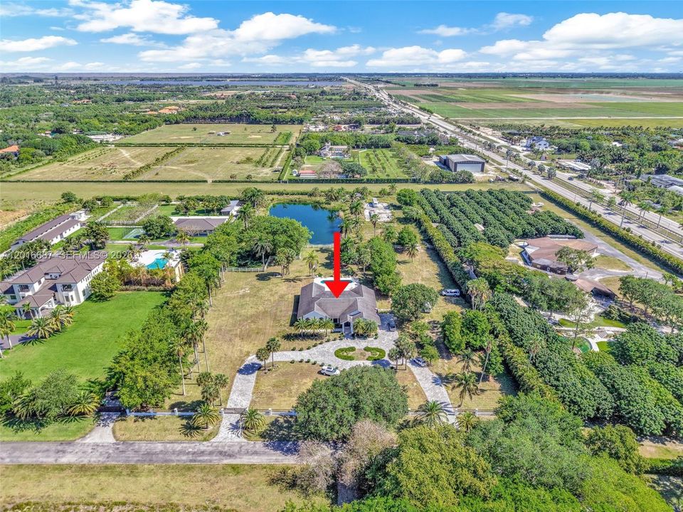 На продажу: $2,799,999 (5 спален, 2 ванн, 4396 Квадратных фут)