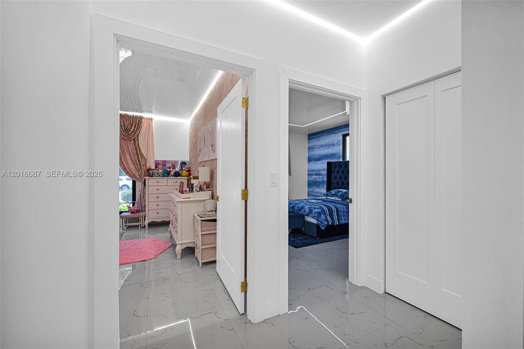 На продажу: $2,799,999 (5 спален, 2 ванн, 4396 Квадратных фут)