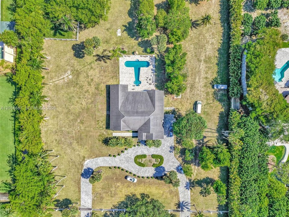 На продажу: $2,799,999 (5 спален, 2 ванн, 4396 Квадратных фут)