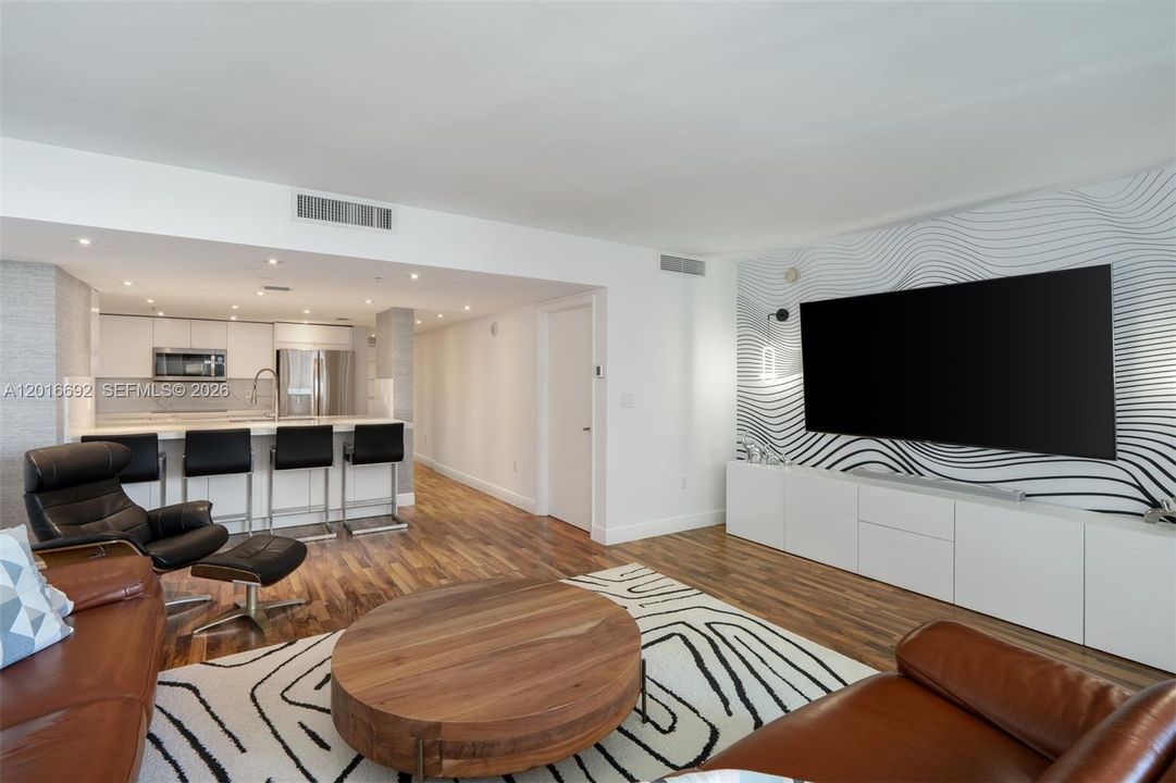 Active With Contract: $3,750 (1 beds, 1 baths, 1095 Square Feet)