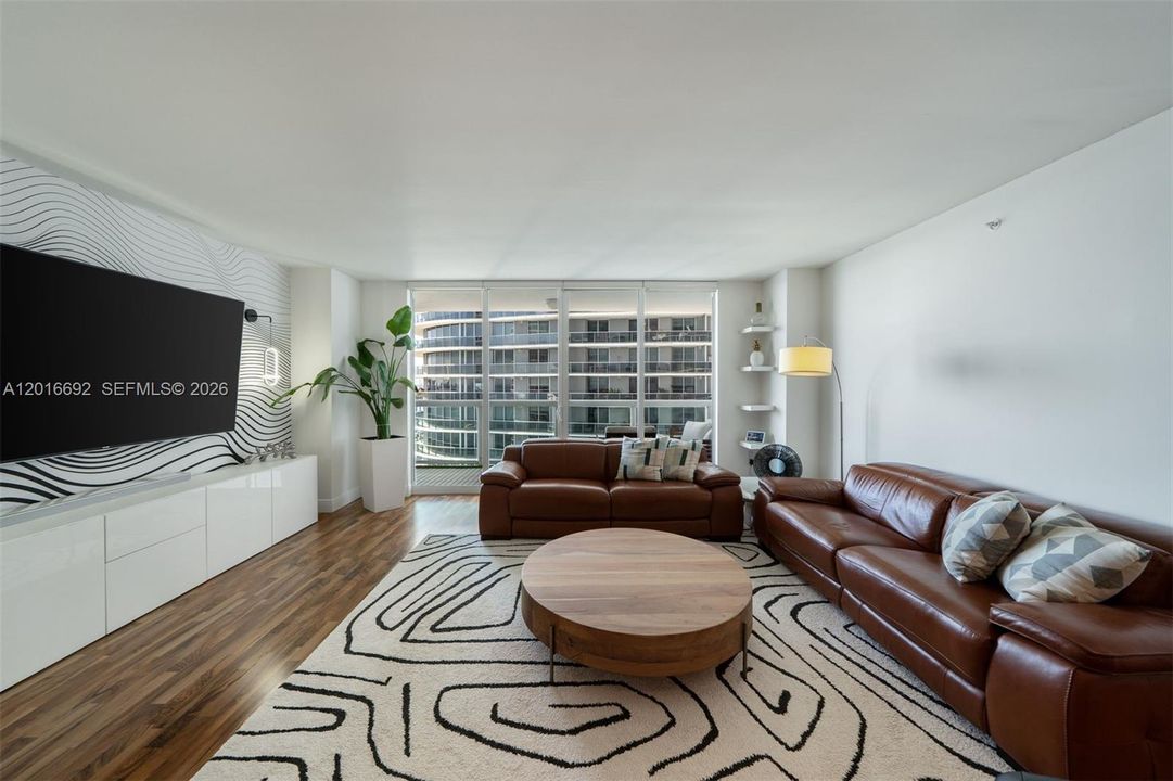 Active With Contract: $3,750 (1 beds, 1 baths, 1095 Square Feet)