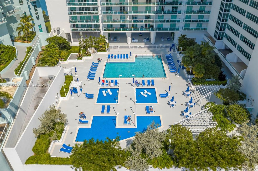 Active With Contract: $3,750 (1 beds, 1 baths, 1095 Square Feet)