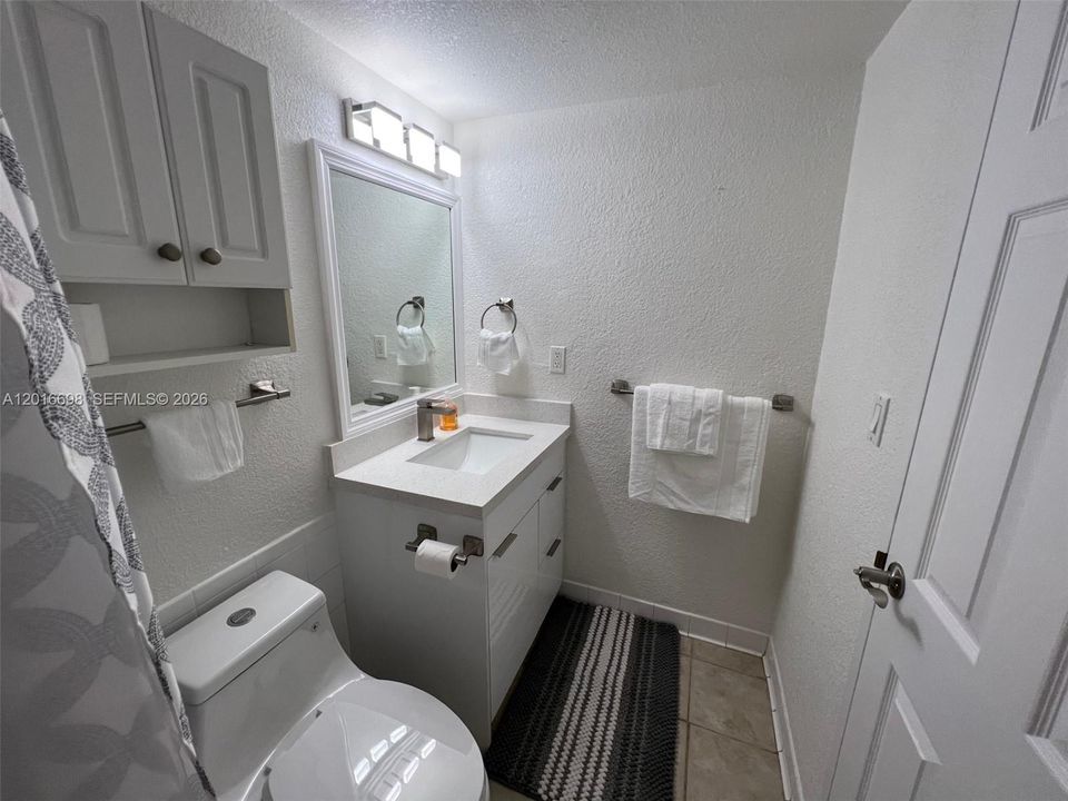 En Venta: $285,000 (0 camas, 1 baños, 590 Pies cuadrados)