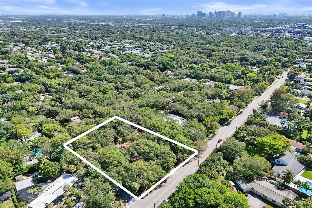 待售: $600,000 (0.60 acres)