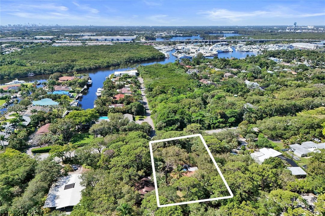 待售: $600,000 (0.60 acres)