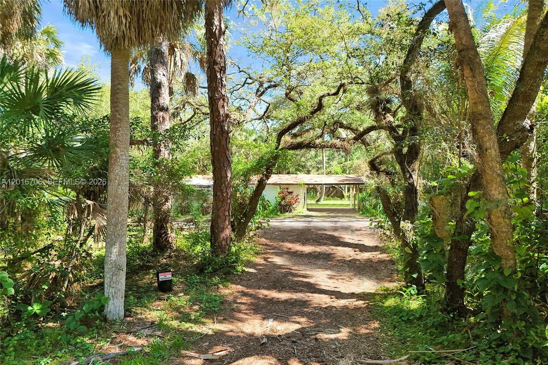 待售: $600,000 (0.60 acres)