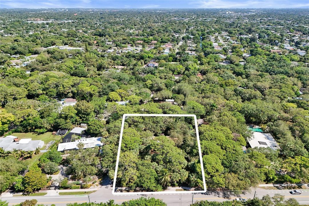 待售: $600,000 (0.60 acres)