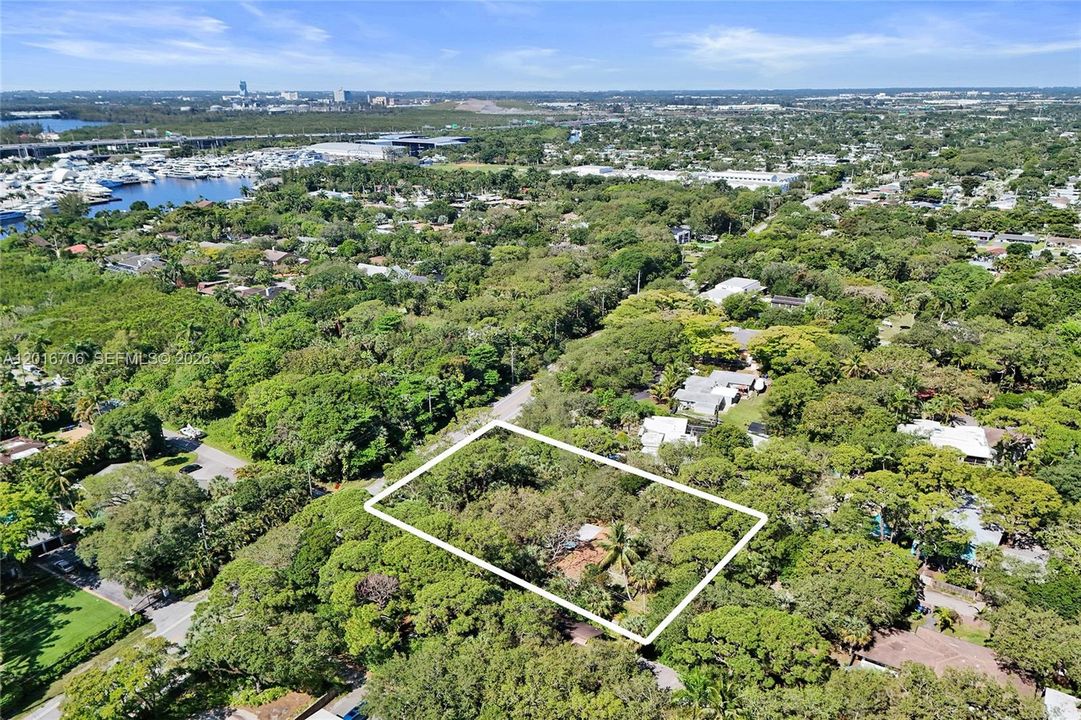 待售: $600,000 (0.60 acres)