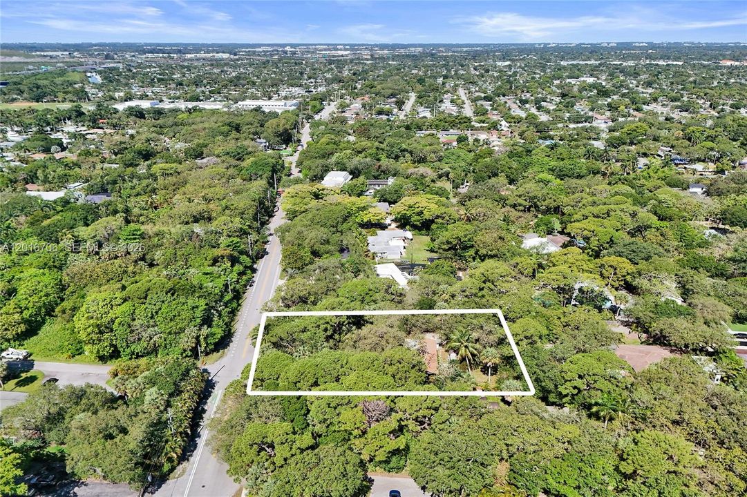 待售: $600,000 (0.60 acres)