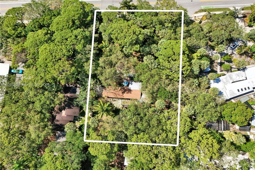 待售: $600,000 (0.60 acres)