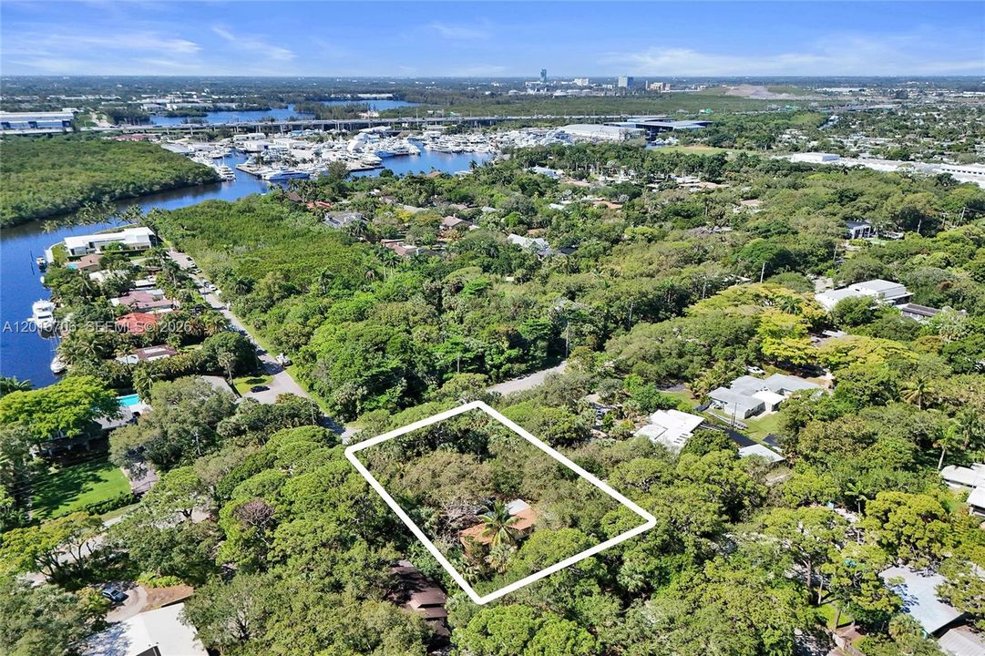 待售: $600,000 (0.60 acres)