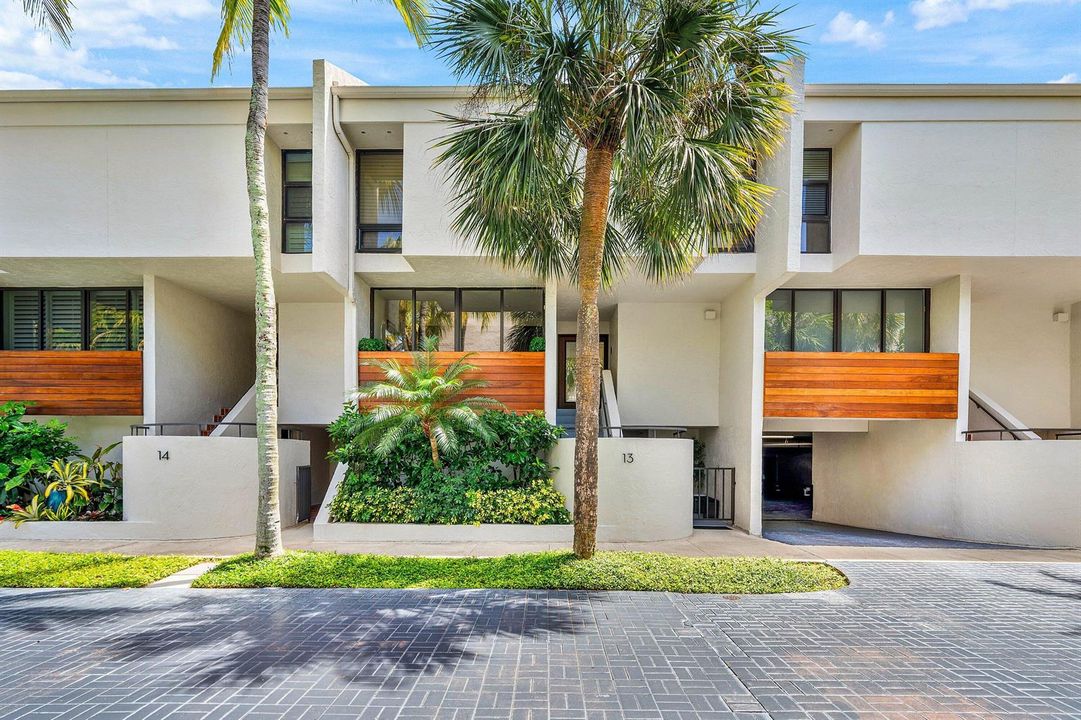 001-2335SouthOceanBoulevard-13-PalmBeach