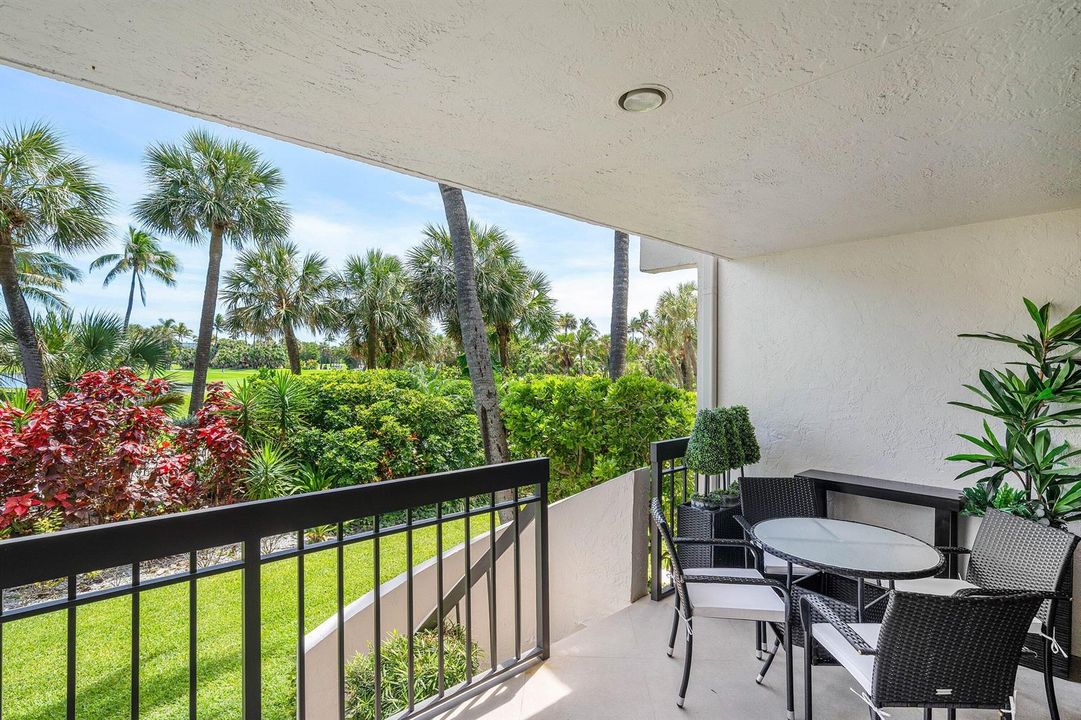 041-2335SouthOceanBoulevard-13-PalmBeach