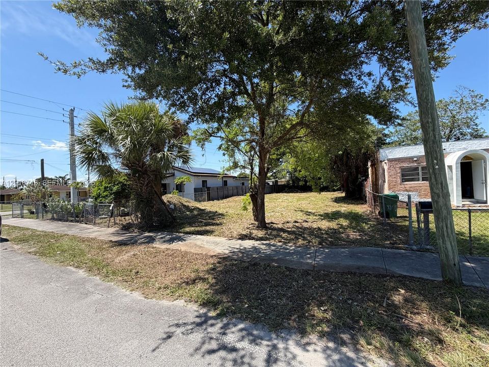 For Sale: $249,000 (0.20 acres)