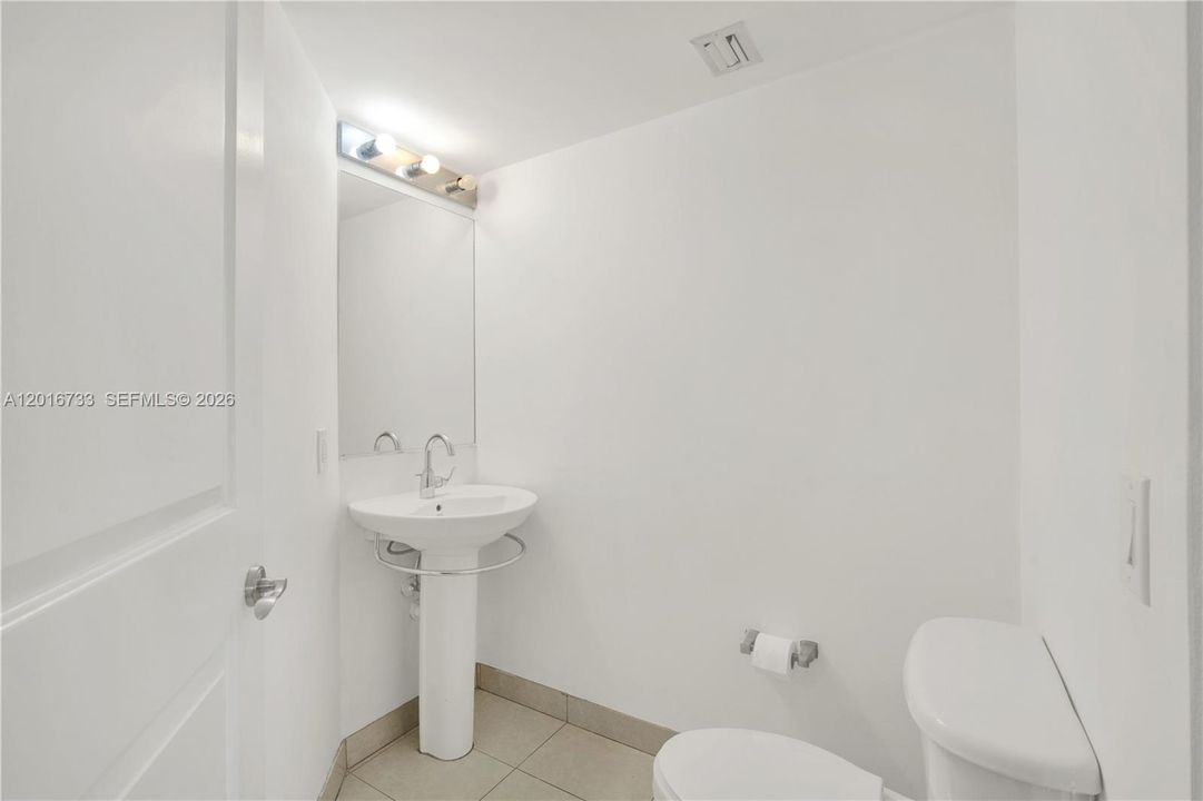 En Venta: $400,000 (1 camas, 1 baños, 828 Pies cuadrados)
